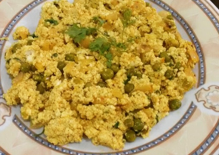 Paneer & Peas Upma